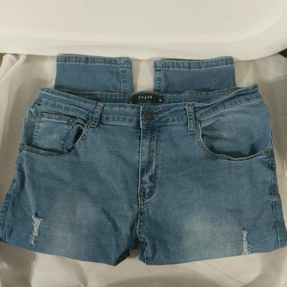 Spark Distressed Skinny Medium Wash - size 36 x 34